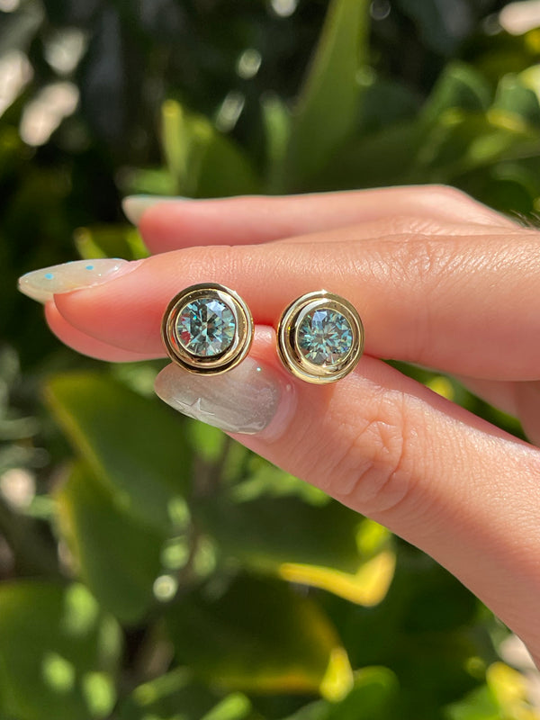Kuololit 2CTW Cyan Moissanite Stud Earrings for Women Solid 14K 10K 585 Yellow Gold Stud Earrings for Custom Christmas Gifts