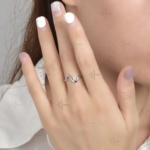 Kuololit 0.2ct Moissanite Ring for Women Soild 18K 14K 925 Silver White Gold Oval cut Wedding V Band for Engagement Christmas